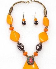 Gold Yellow Wonderful Classy Stone Beads Necklace Set with Nice Pendant