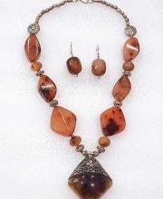 Cinnamon Brown Wonderful Classy Stone Beads Necklace Set with Square Pendant