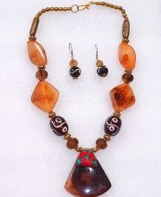 Cinnamon Brown Wonderful Classy Stone Beads Necklace Set with Nice Pendant