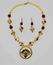 Multicolor Wonderful Hand Painted Classy Beads Necklace with Round Pendant