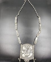 Black Metal Necklace Set