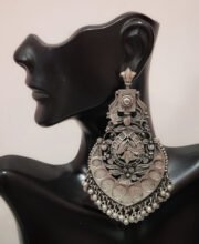 Black Metal Ear-Ring