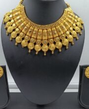 Gold Polish Necklace Set