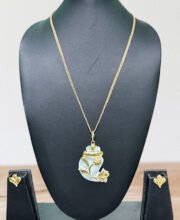 Gold Polish Shell Pendant With Earrings