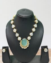 Gold Polish Kundan Necklace Set