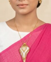 Gold Polish Shell Pendant Set