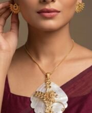 Gold Polish Shell Pendant Set